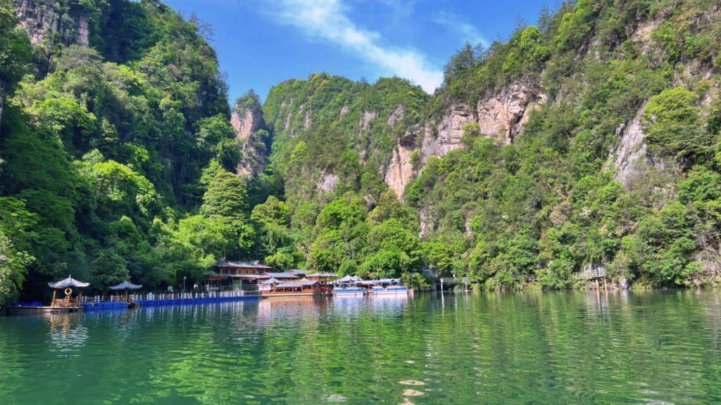 Hồ Bảo Phong    Nơi từng được sử dụng làm bối cảnh đóng phim Tây Du Ký