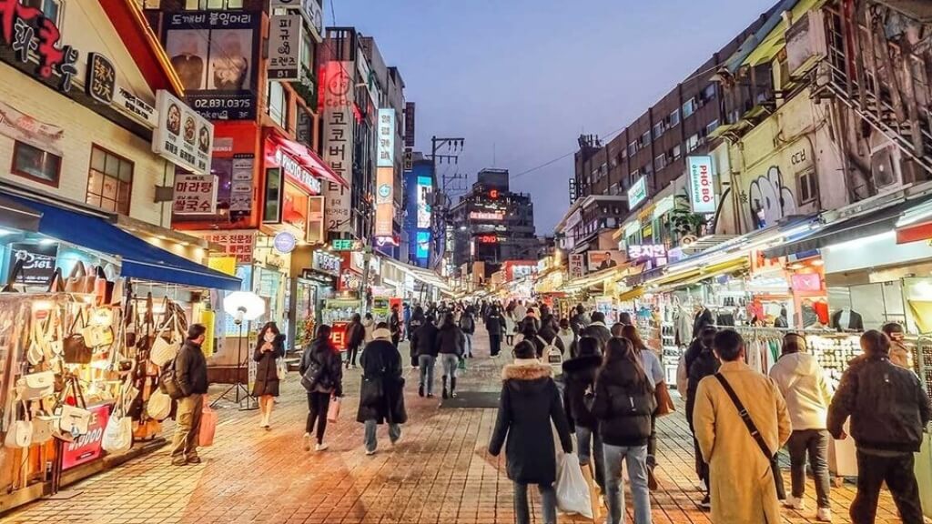 Mua sắm thả ga cho tín đồ thời trang ở phố Hongdae