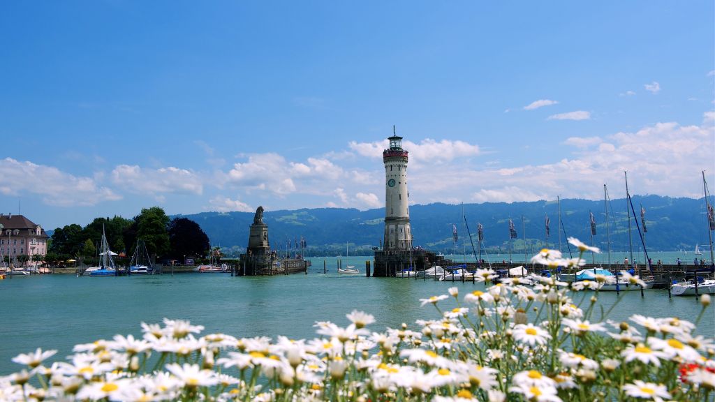 Chiêm ngưỡng tháp Constance bên hồ thơ mộng