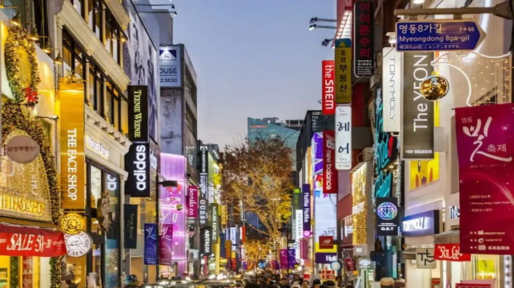 Khu phố Myeongdong con phố xa hoa bậc nhất