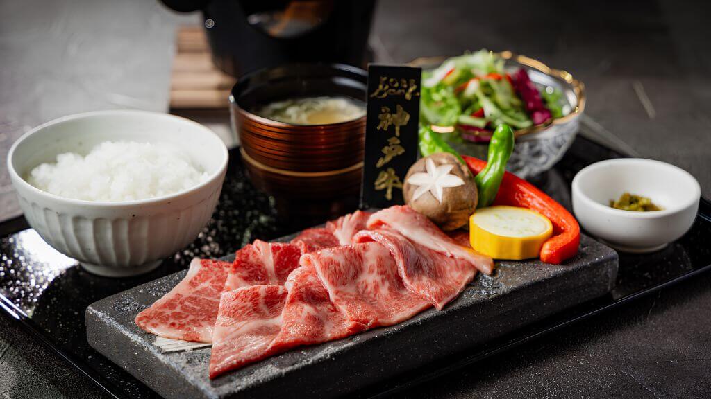 Thưởng thức bò Kobe  Đặc sản trứ danh đất nước mặt trời mọc