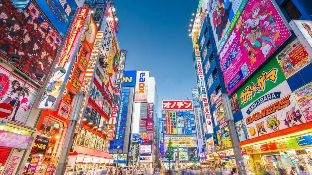 Phố điện tử Akihabara với nhiều cửa hàng mua sắm