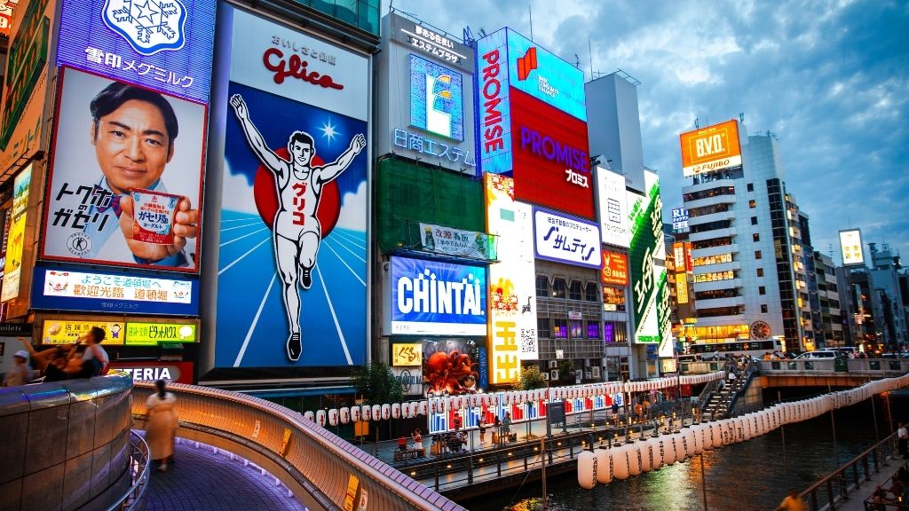 Tự do khám phá kênh đào Dotonbori nổi tiếng ở Osaka