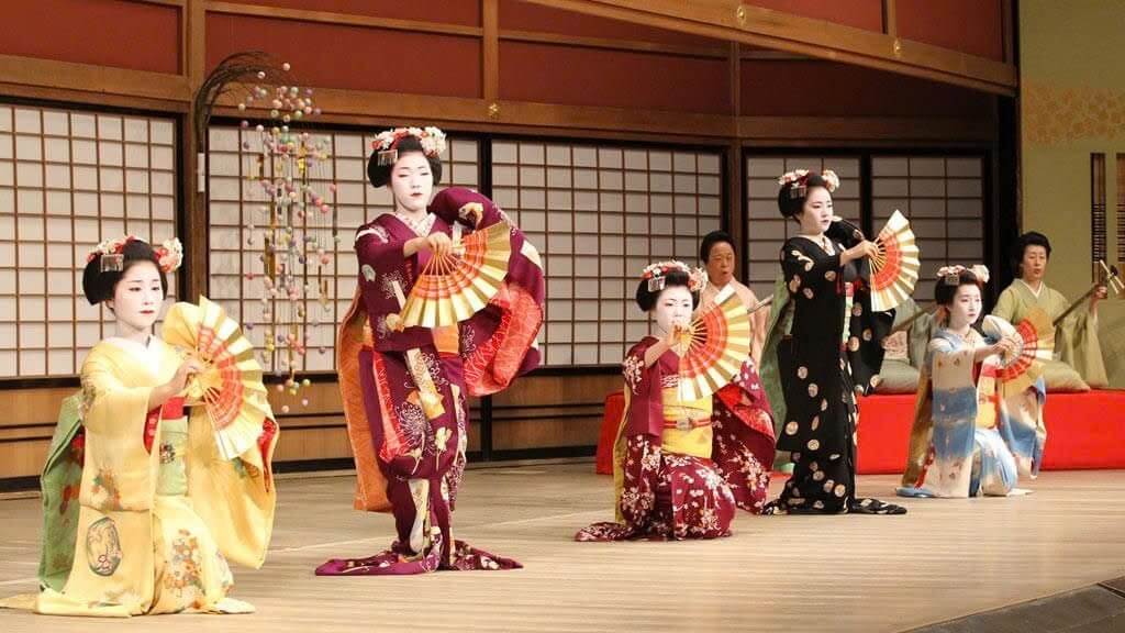 Thưởng thức show diễn Geisha truyền thống