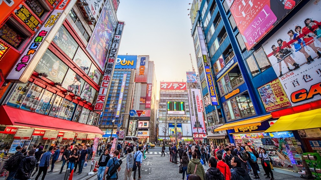 Tự do shopping tại thiên đường mua sắm Akihabara sầm uất
