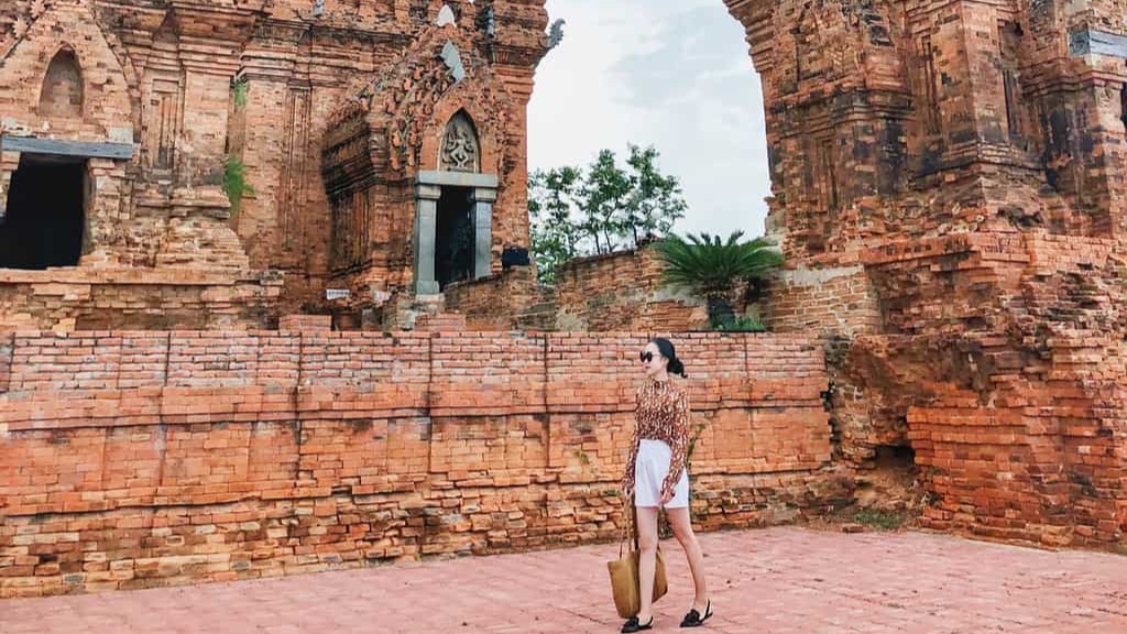 Tháp Chăm nổi tiếng với vẻ đẹp kiến trúc độc đáo