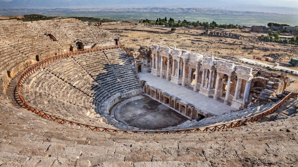 Tàn tích còn sót lại của Thành phố cổ đại Hierapolis