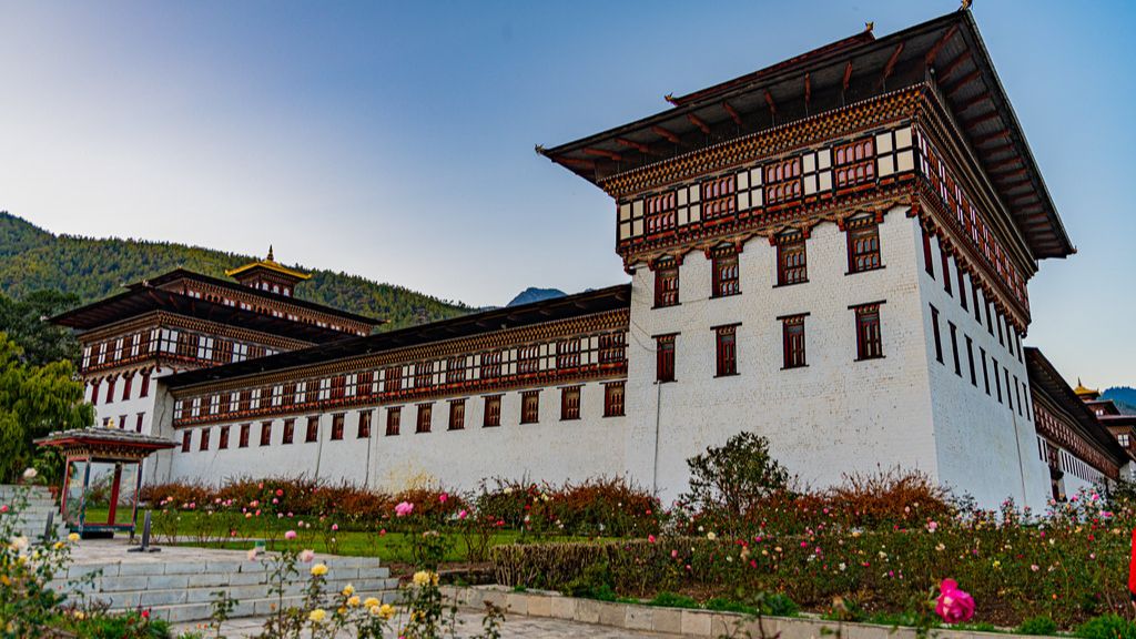Tu viện Tashichho Dzong như một pháo đài Tôn giaó