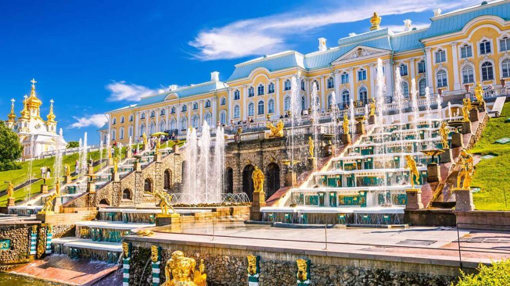 Cung điện mùa hè –   Versailles của nước Nga