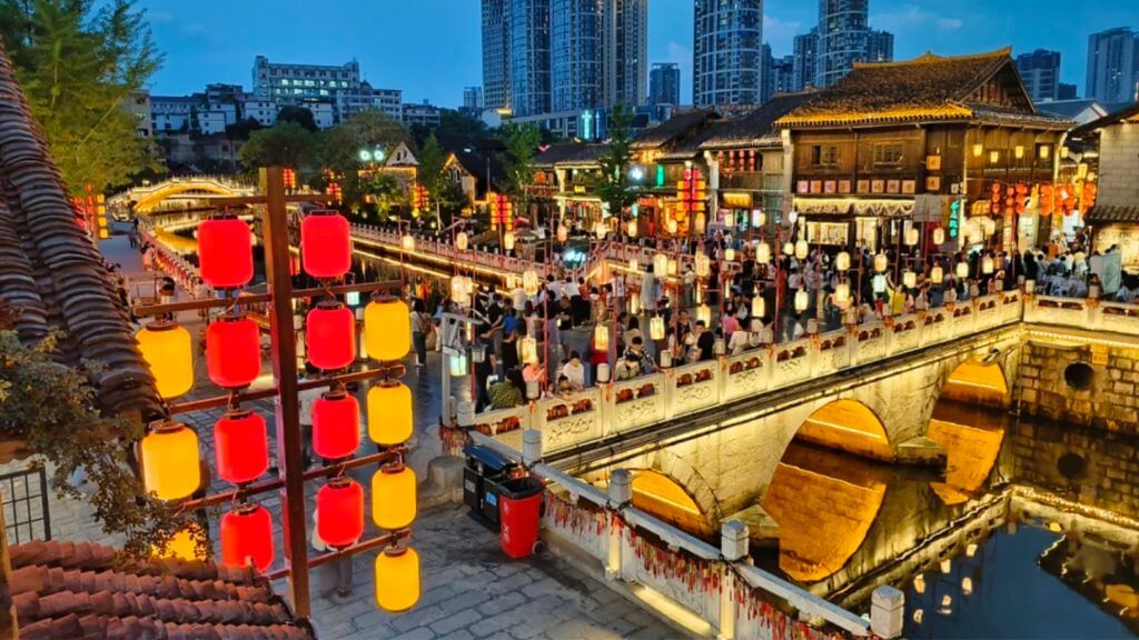 Cổ trấn An Thuận   khu phố cổ được bảo tồn và tái hiện lại không gian văn hoá truyền thống