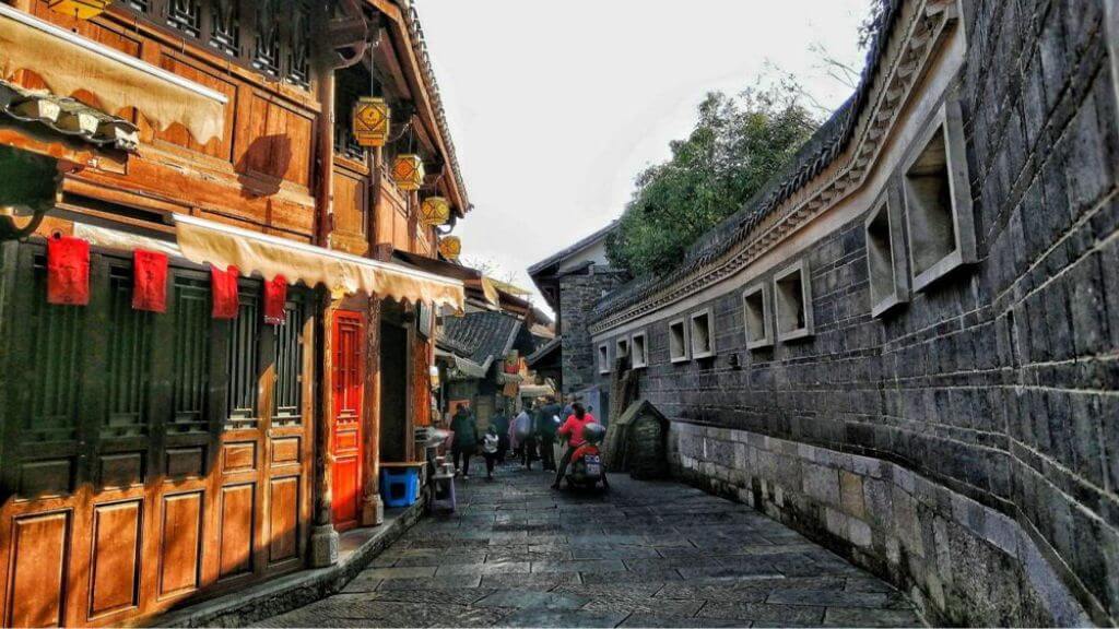 Cổ trấn Thanh Nham   một thị trấn quân sự hơn 600 năm tuổi (từ triều Minh)