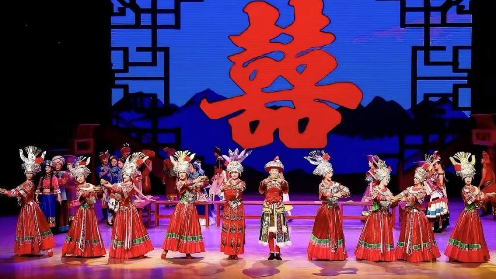 Show ca múa “Đa Sắc Quý Châu” đặc sắc