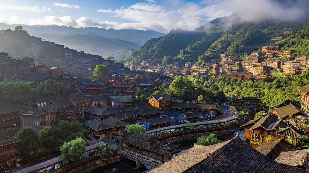 Thập bát trại Grugesang   nơi trưng bày văn hóa 18 dân tộc thiểu số