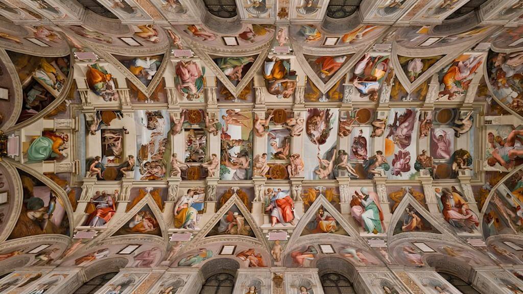 Nhà nguyện Sistine với tuyệt tác bích họa của Michelangelo