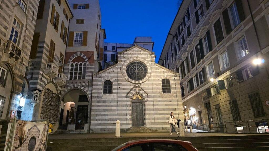 Piazza San Matteo – quảng trường lịch sử nằm giữa khu phố cổ Genoa