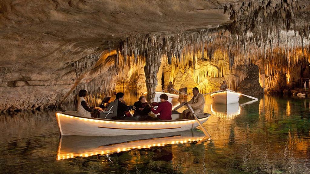 Khám phá Drach caves tại Mallorca