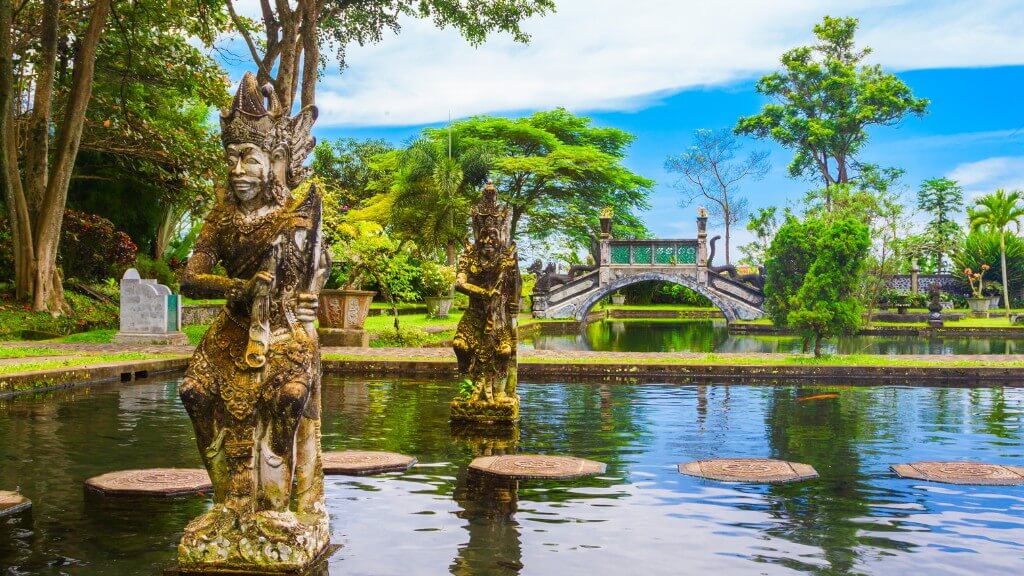 Tham quan Cung điện nước Tirta Gangga