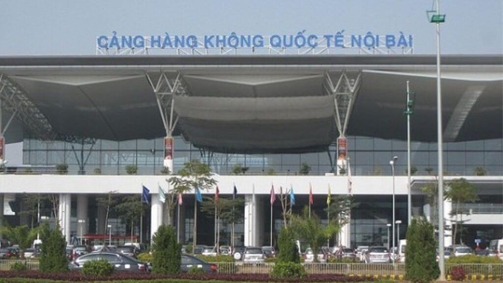 Đoàn bay trở về sân bay Nội Bài