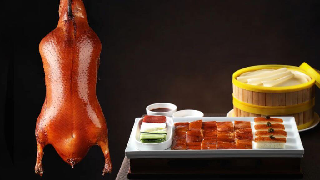 Thưởng thức vịt quay trứ danh Bắc Kinh