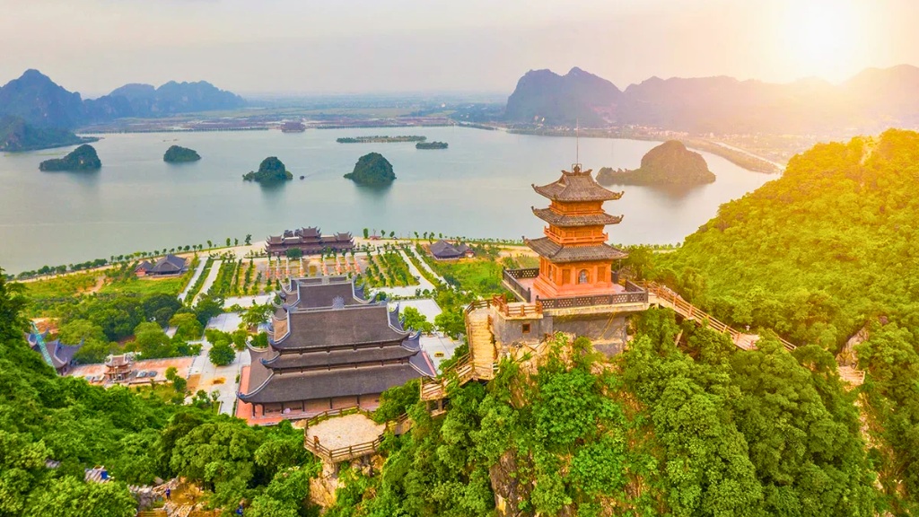 Chùa Tam Chúc ngôi chùa lớn nhất nhất thế giới ngày nay