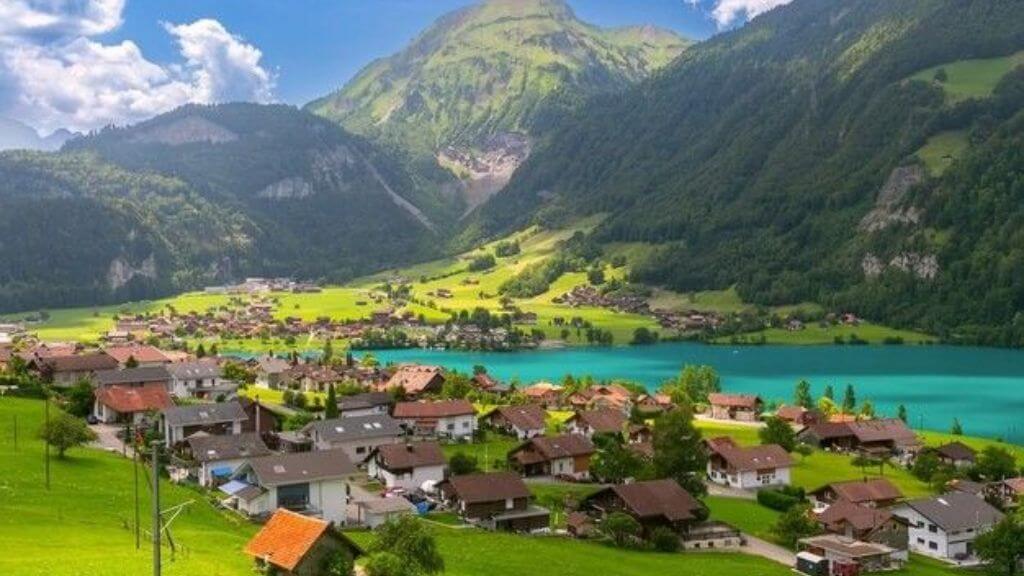 Interlaken – Thị trấn giữa hai hồ tuyệt đẹp của Thụy Sĩ