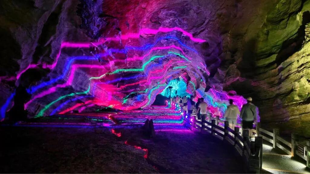 Ân Thi Long Lân Cung là một địa điểm tâm linh nổi tiếng ở Ân Thi