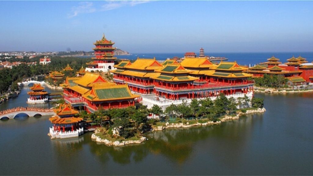 Cung điện mùa hè nguy nga, lộng lẫy