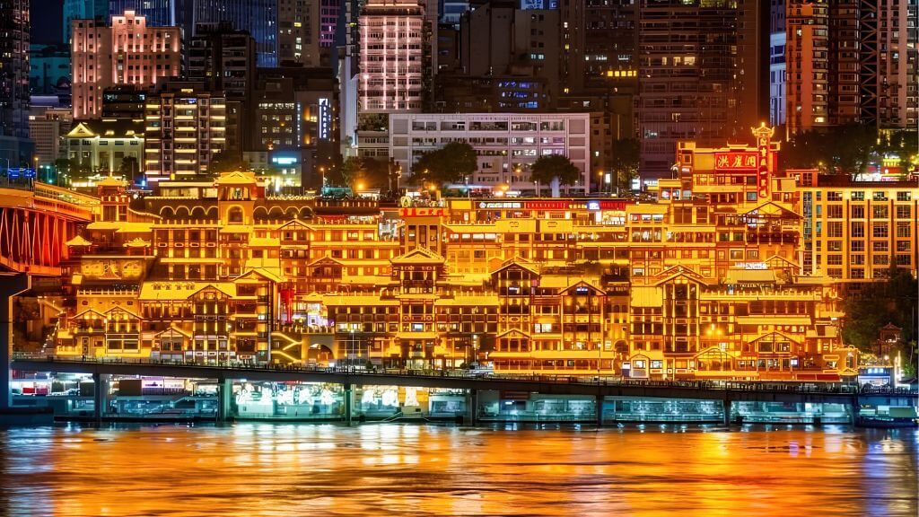 Chiêm ngưỡng phố cổ Hồng Nhai Động về đêm