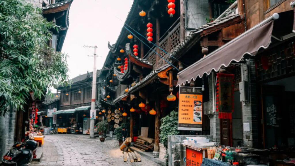 Cảm nhận vẻ đẹp cổ kính tại Phố cổ