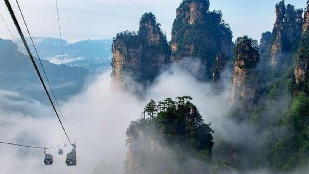 Tham quan khu thắng cảnh Thất Tinh Sơn