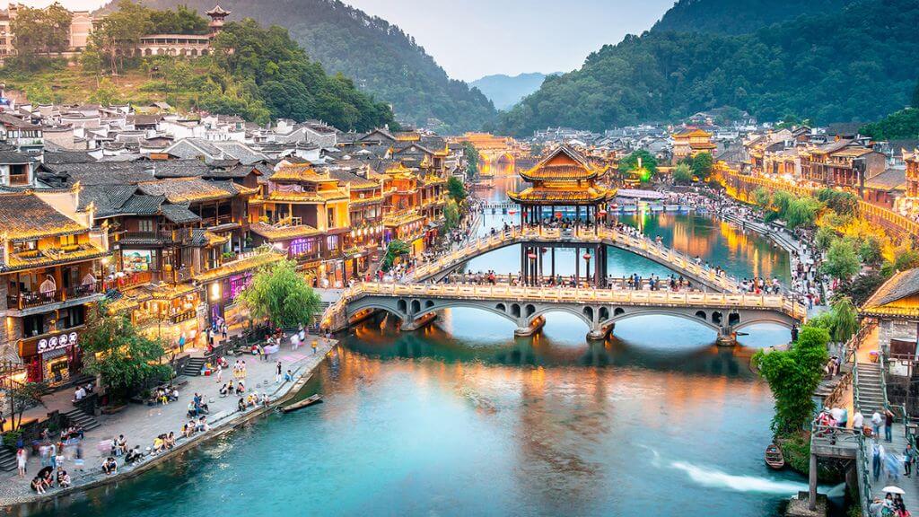 Toàn cảnh Lầu Hồng Kiều nhìn từ trên cao