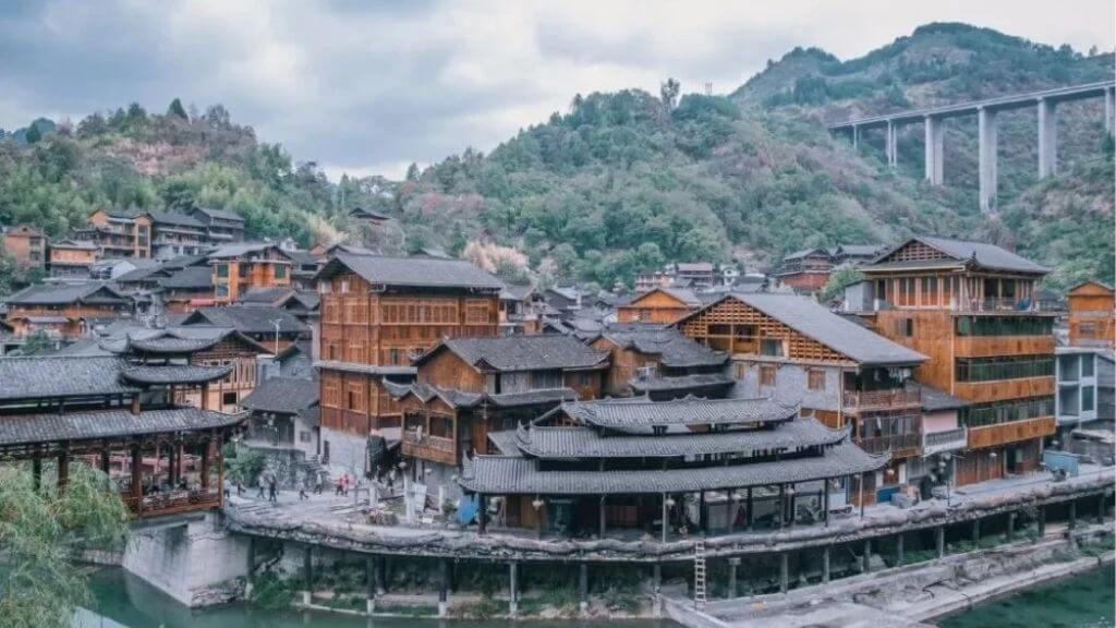 Miêu Trại Tương Tây – ngôi làng cổ lưu giữ trọn vẹn bản sắc văn hóa dân tộc Miêu giữa núi rừng hùng vĩ