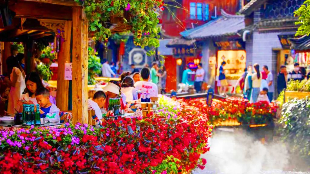 Thành cổ Lệ Giang thu hút du khách