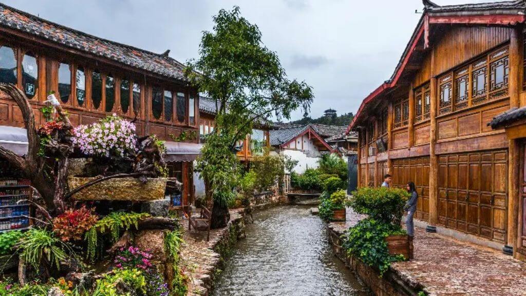 Thành cổ Lệ Giang - Thành cổ được xây dựng vào cuối đời Tống cách đây hơn 800 năm