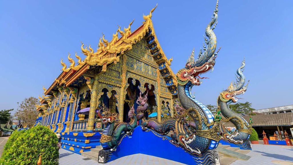 Ngắm nhìn kiến trúc độc đáo chùa Xanh