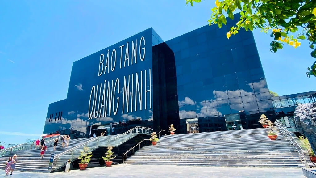 Bảo tàng Quảng Ninh - viên ngọc đen huyền bí ở Hạ Long