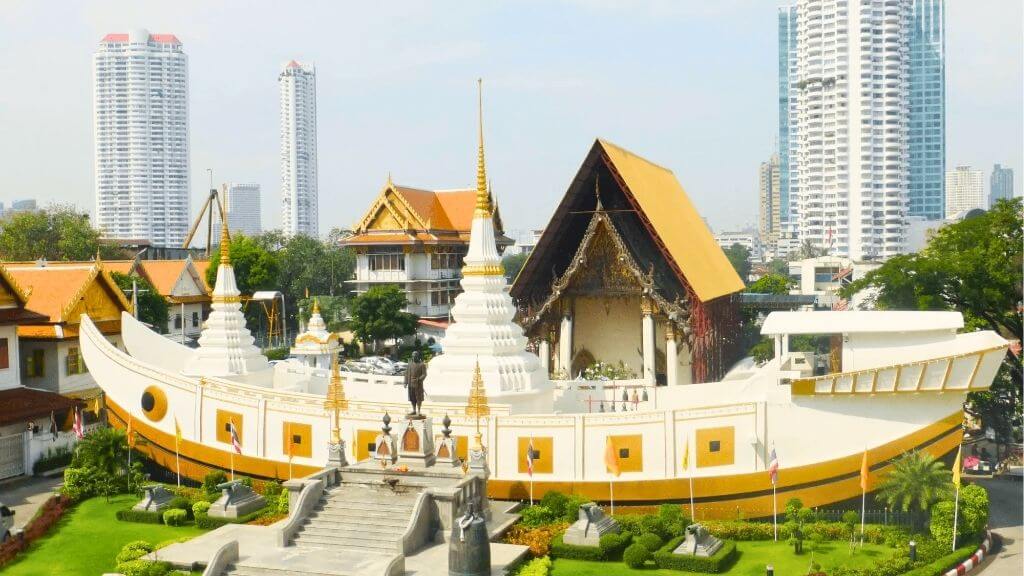 Wat Yannawa nổi bật với hình dáng thuyền độc đáo