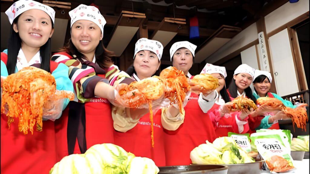 Đoàn trải nghiệm làm kim chi