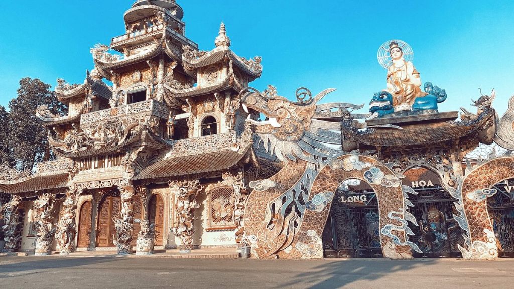 Kiến trúc ấn tượng tại chùa Linh Phước