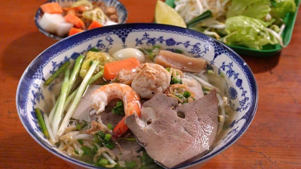 Thưởng thức hủ tiếu Mỹ Tho thơm ngon