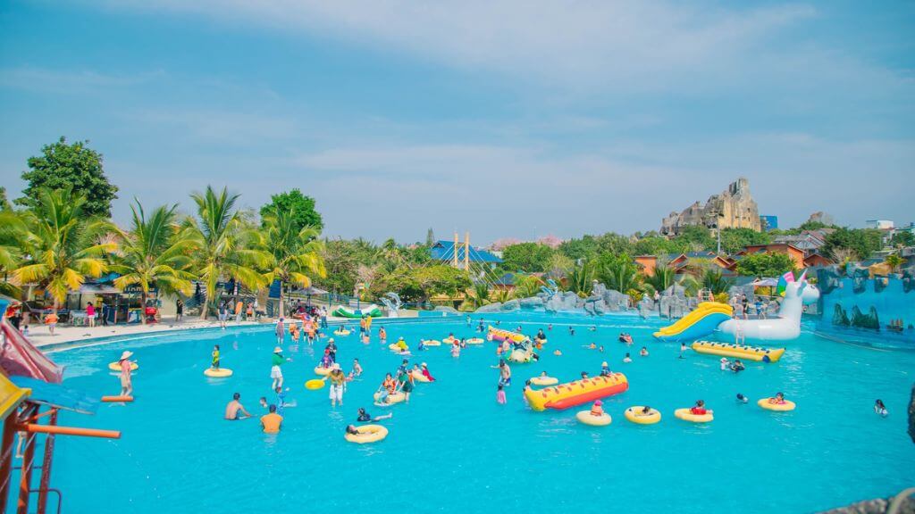 Bãi biển nhân tạo ở độ cao 1200m