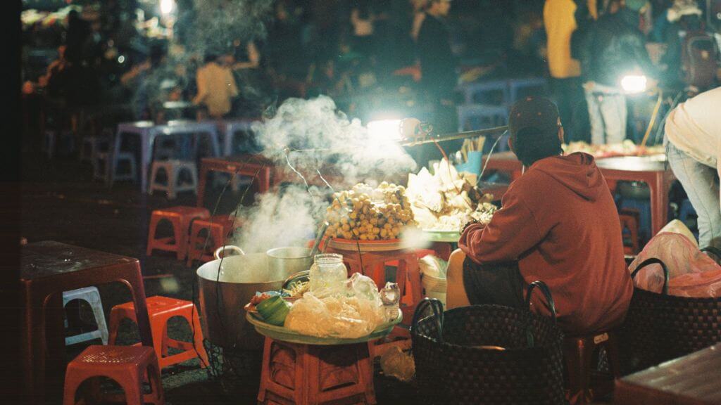 Những hình ảnh quen thuộc tại chợ đêm