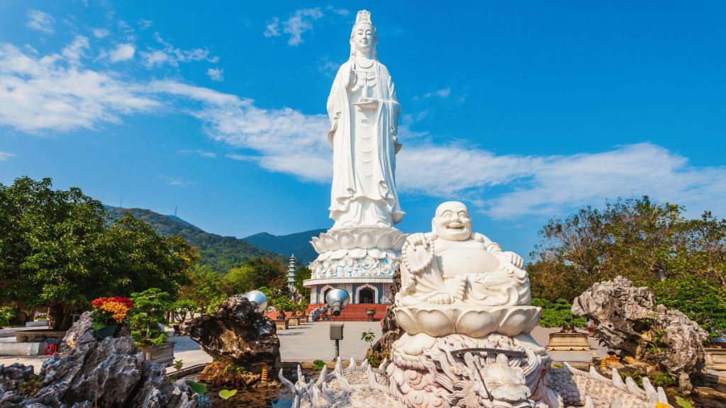 Tham quan chiêm bái chàu Linh Ứng tại Bán Đảo Sơn Trà