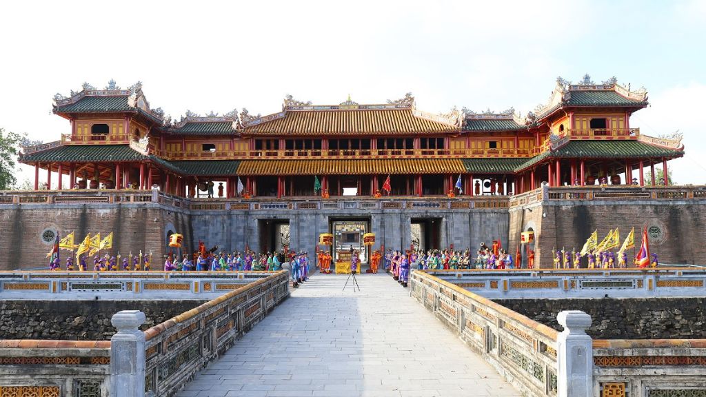 Tham quan di sản của Việt Nam được UNESCO công nhận là Di sản văn hóa thế giới