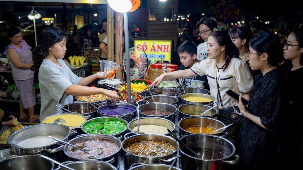 Tự do trải nghiệm chợ đêm tại Huế