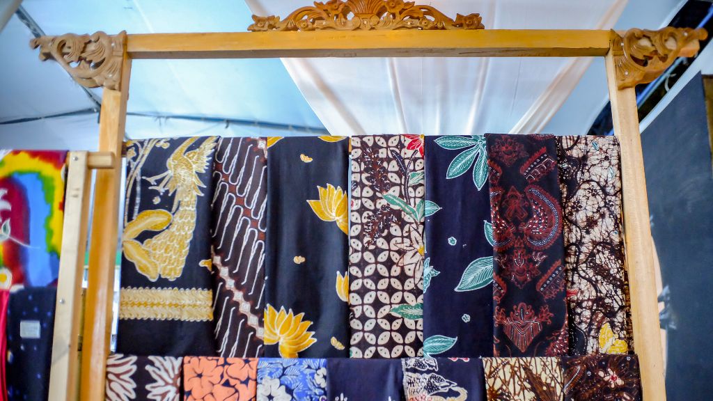 Hoa văn vải Batik Indonesia độc đáo