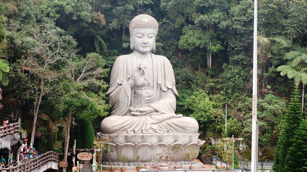 Tham quan chiêm bái chùa Chin Wee trên đỉnh núi