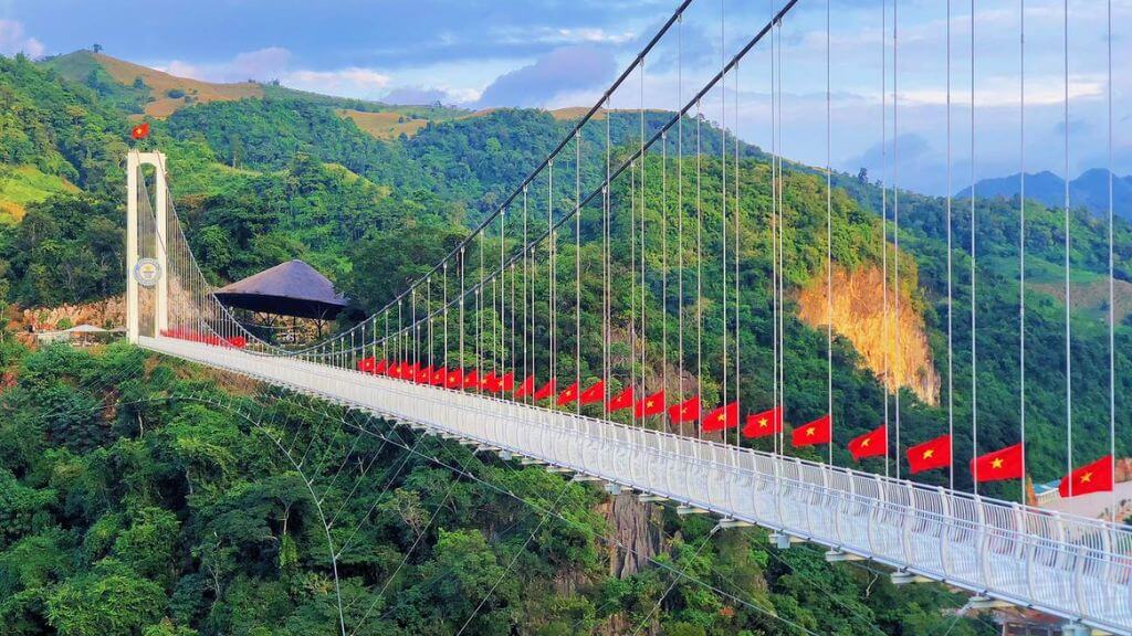 Cầu kính Bạch Long Mộc Châu