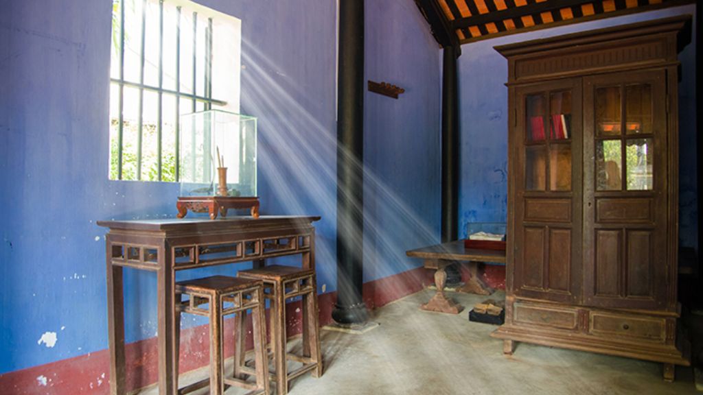 Không gian trong nhà