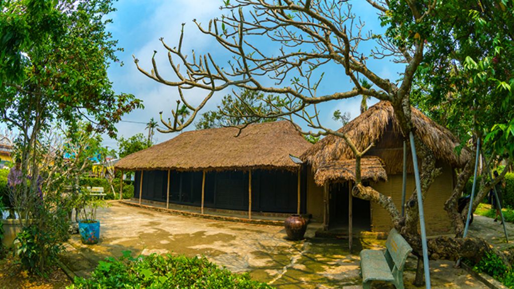 Nhà lưu niệm Bác Hồ